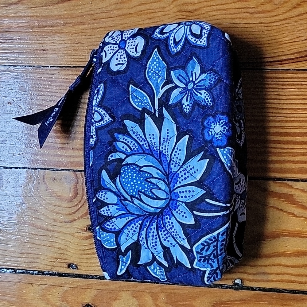 Vera Bradley Pouch - NEVER USED